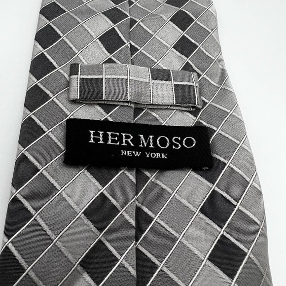 Hermoso New York Silver and Gray Patterned Tie Necktie 100% Silk C3 - Picture 3 of 5